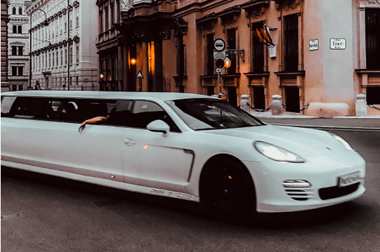 Hamptons limousine from Flash Drive Limo 